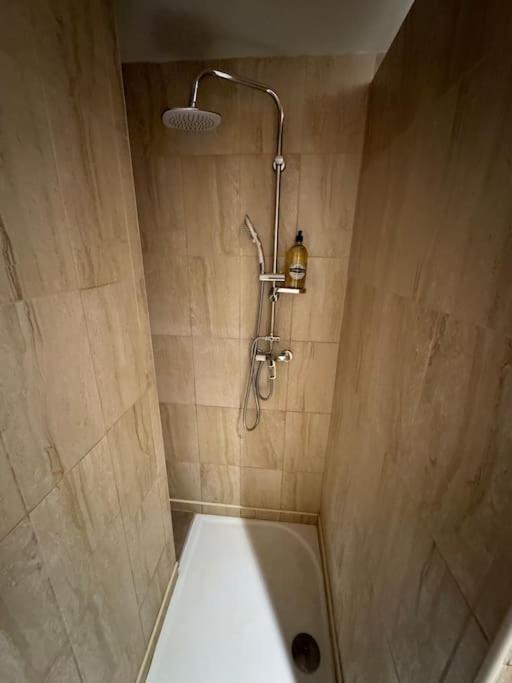 Appartement De Plain-Pied Avec Jardin Avignon Exteriör bild