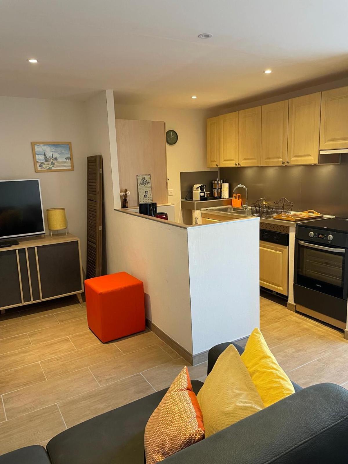 Appartement De Plain-Pied Avec Jardin Avignon Exteriör bild